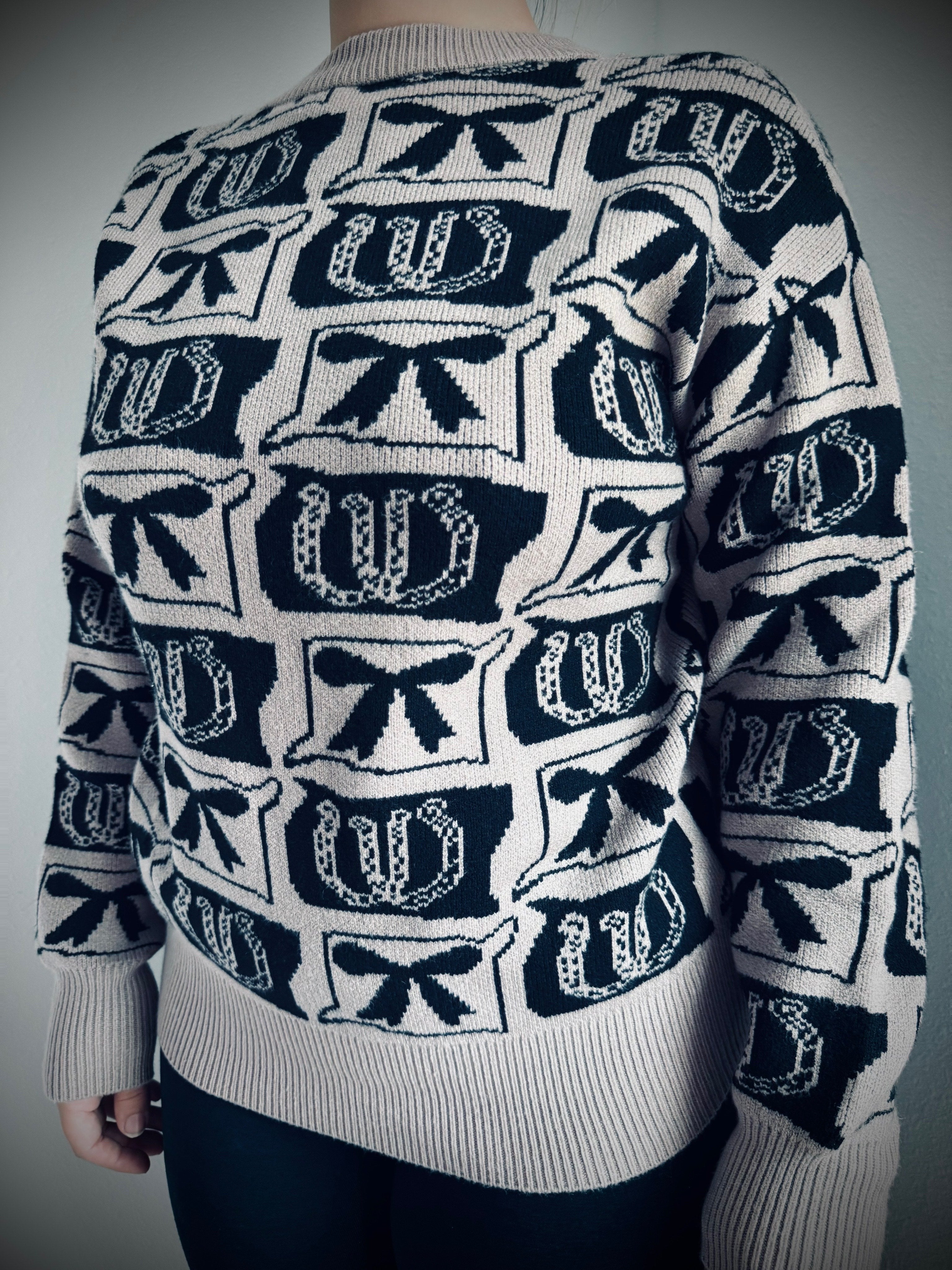 Bows & Horseshoes Wester Fashion Sweater